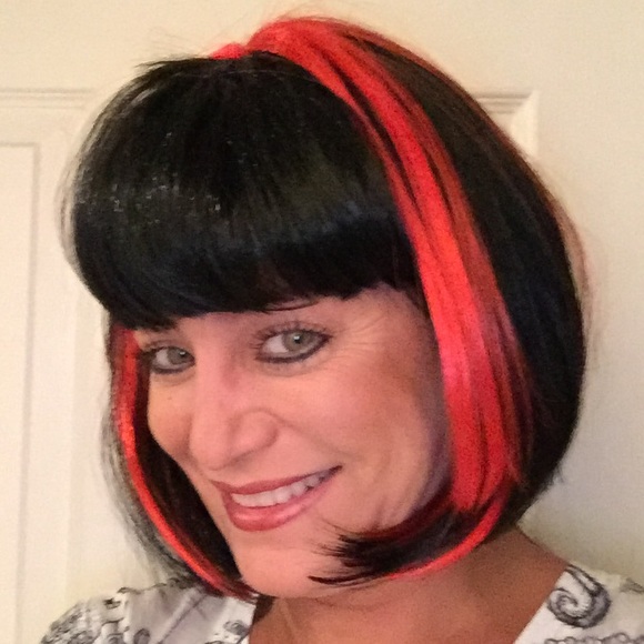 Sweet Vampiress Wig - Picture 2 of 2